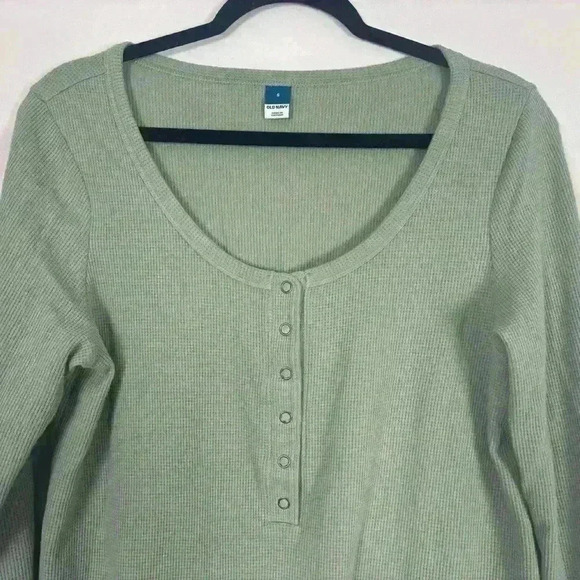 Old Navy Scoop Neck Long Sleeve Half Button Cuff Sleeve Thermal Top - Picture 2 of 7